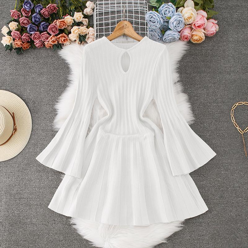 Hepburn Style Women's Long Sleeve Waist Tight Knit Dress Elegant Autumn And Winter French Dress Simple Three-dimensional Pattern
