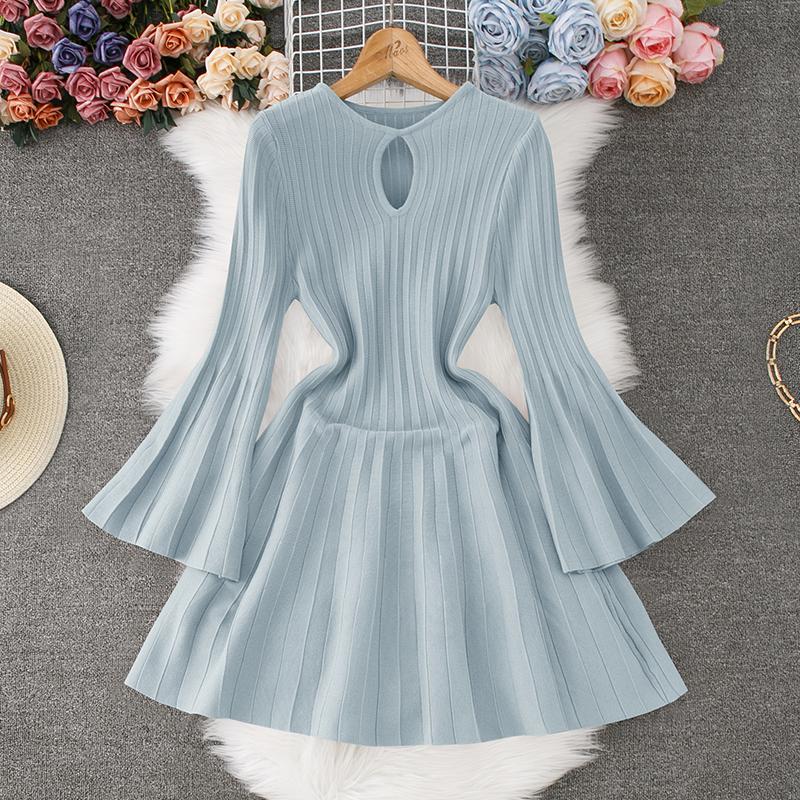 Hepburn Style Women's Long Sleeve Waist Tight Knit Dress Elegant Autumn And Winter French Dress Simple Three-dimensional Pattern