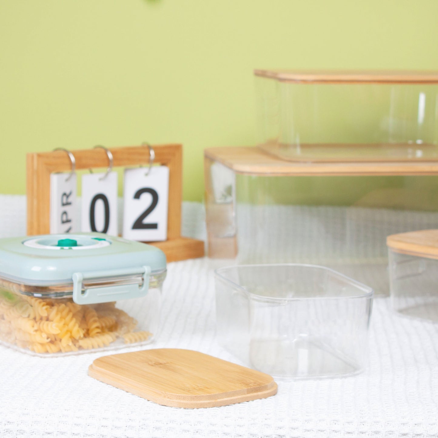 GREENSIDE Wholesale OEM Transparent Office Trash Can Transparent Durable Refrigerator Plastic Storage Box With Bamboo Lid