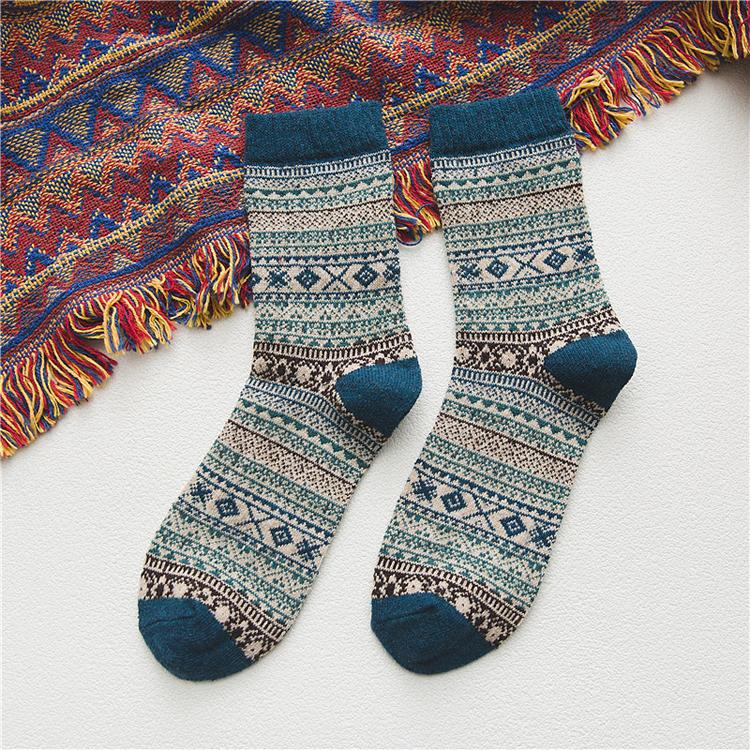 Cmax Wholesale Women's Thick Autumn And Winter Warm Crew Fashion Fashion Breathable Tube Socks
