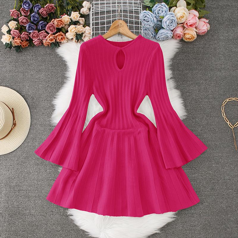 Hepburn Style Women's Long Sleeve Waist Tight Knit Dress Elegant Autumn And Winter French Dress Simple Three-dimensional Pattern