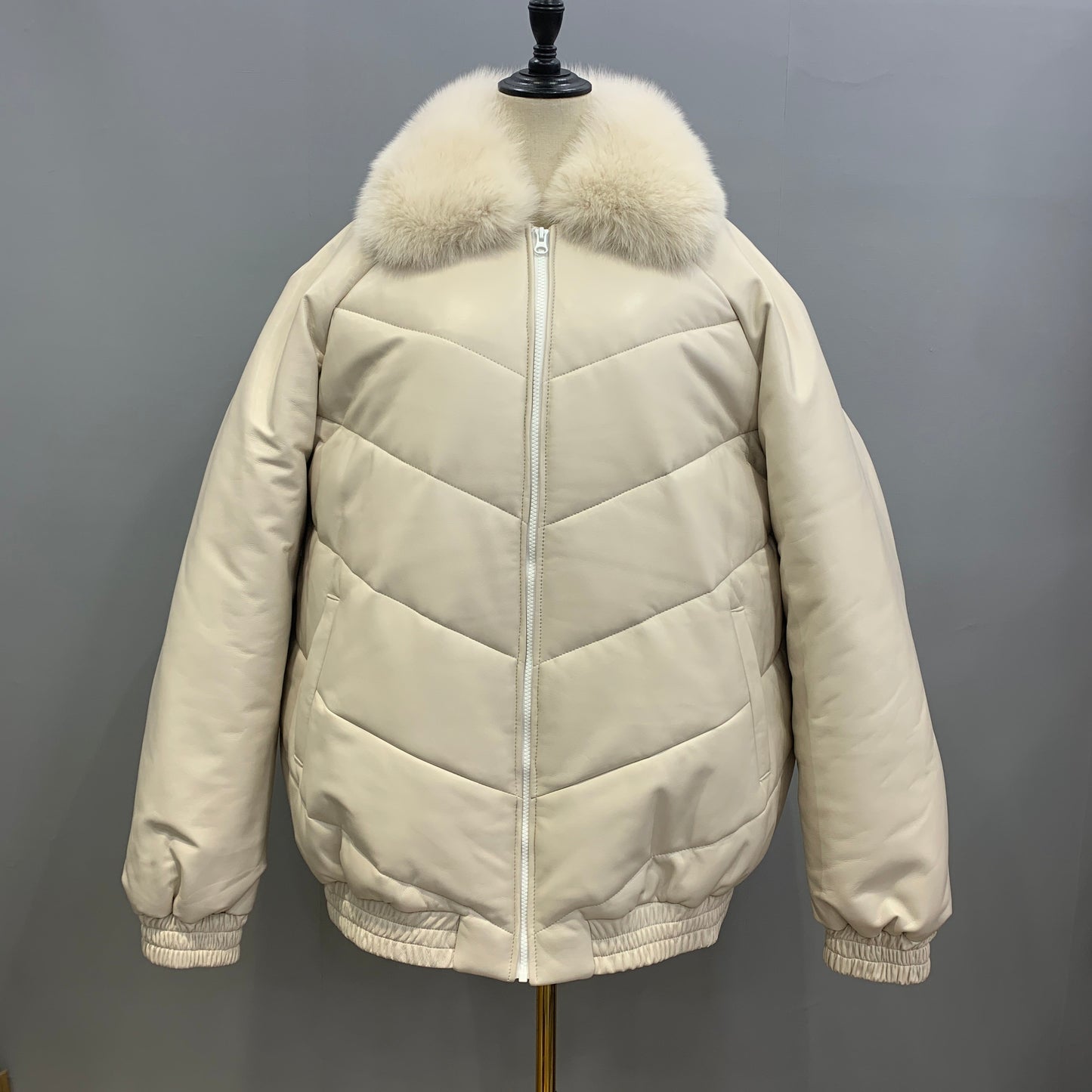 2021 Latest Men's High Custom Bomber Black Real Fox Fur Collar High Grade Duck Down With Black Real Sheepskin Jacket