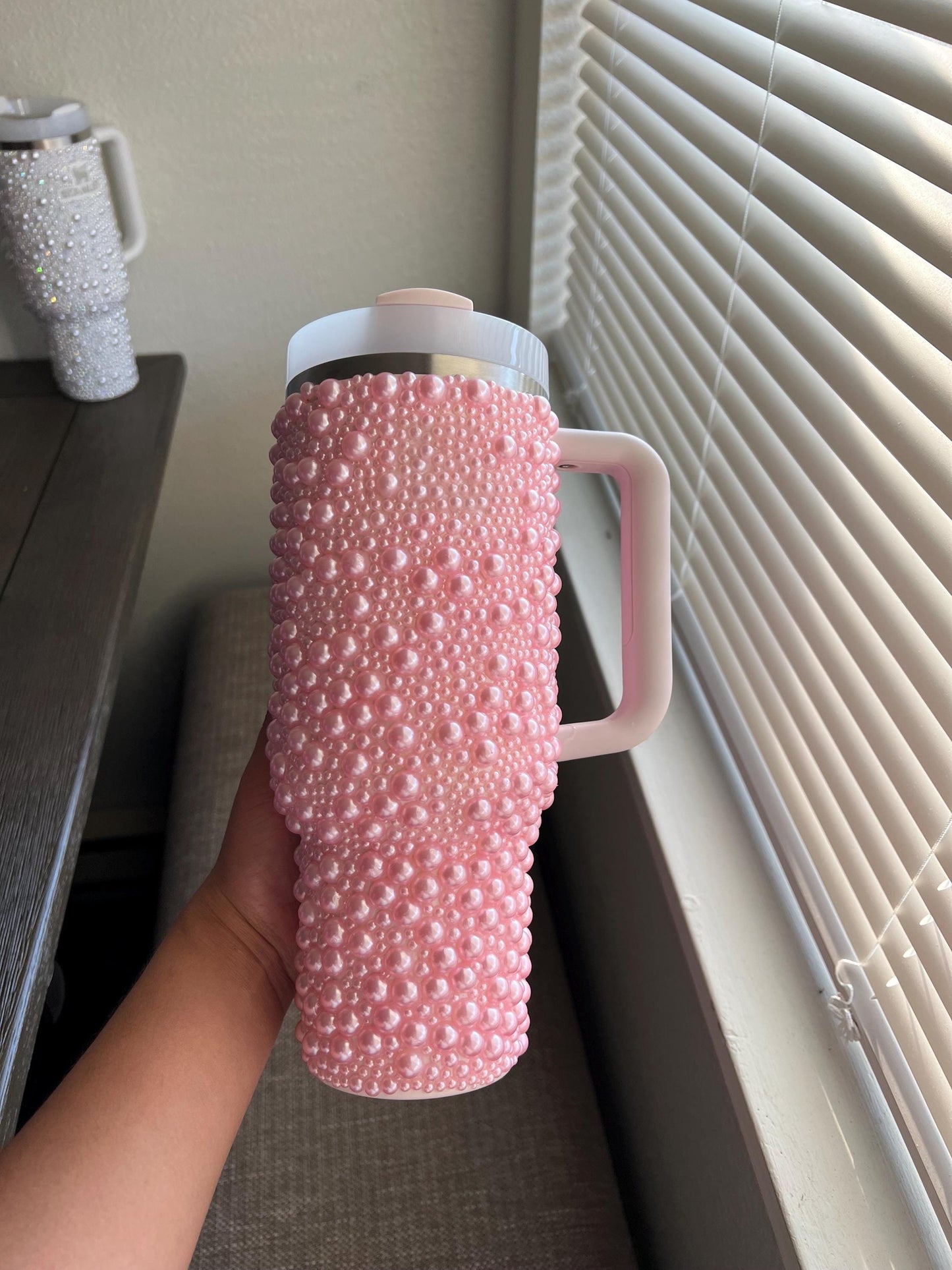 Factory Hot Sale Personal Custom Logo Handmade Pearl 40 Oz Rhinestone Valentine Wine Glass Color Lead-free Pearlescent Mug Mug
