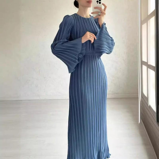 2024 New Fashion Dress Long Women's Casual Solid Color Crewneck Small Size Sleeve Pleated Skirt