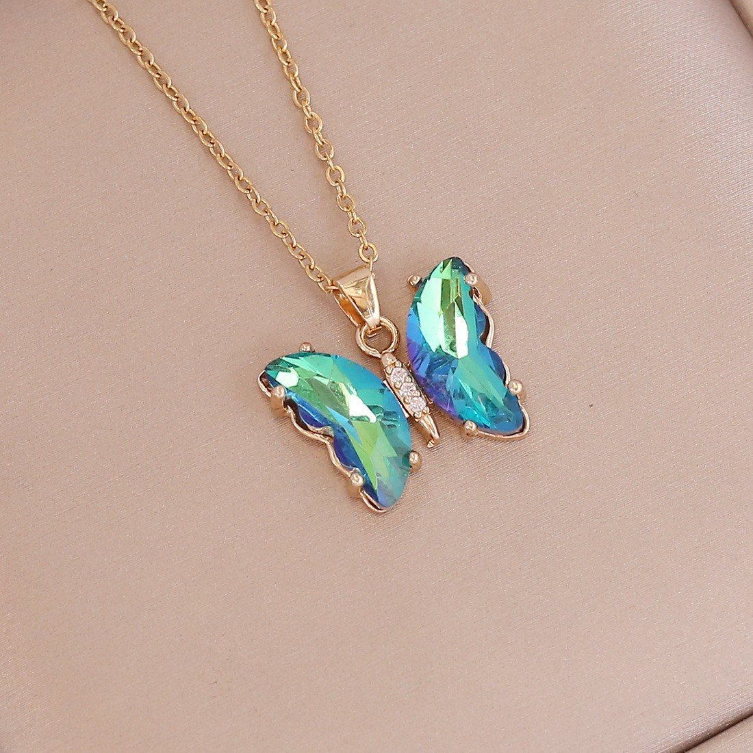 Lefeng Fashion New Personality Fashion Colorful Design Gradient Butterfly Pendant Jewelry Necklace Women
