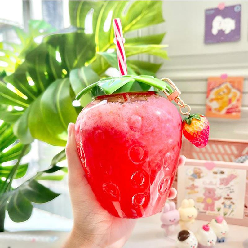 China Supplier Colorful Cute Strawberry Shape Plastic Water Cup With Straw