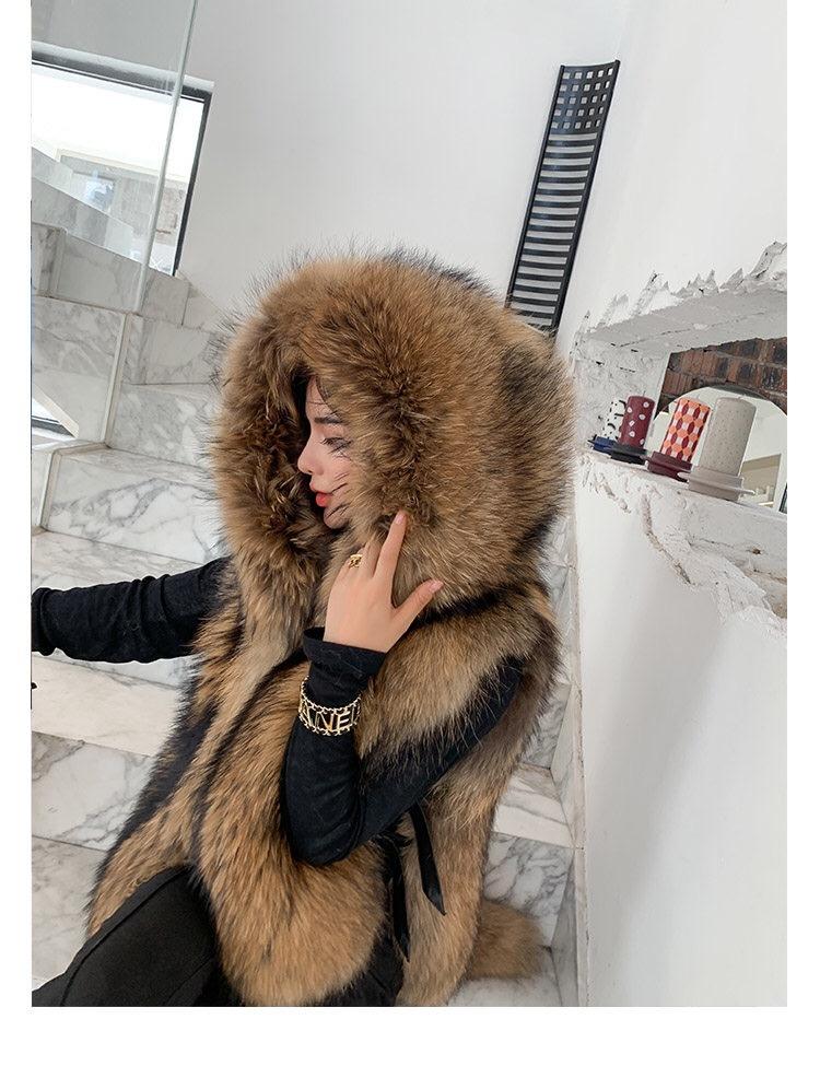 New Custom Women's Leather Grass Sleeveless Jacket With Tail Luxury Hooded Raccoon Fur Vest