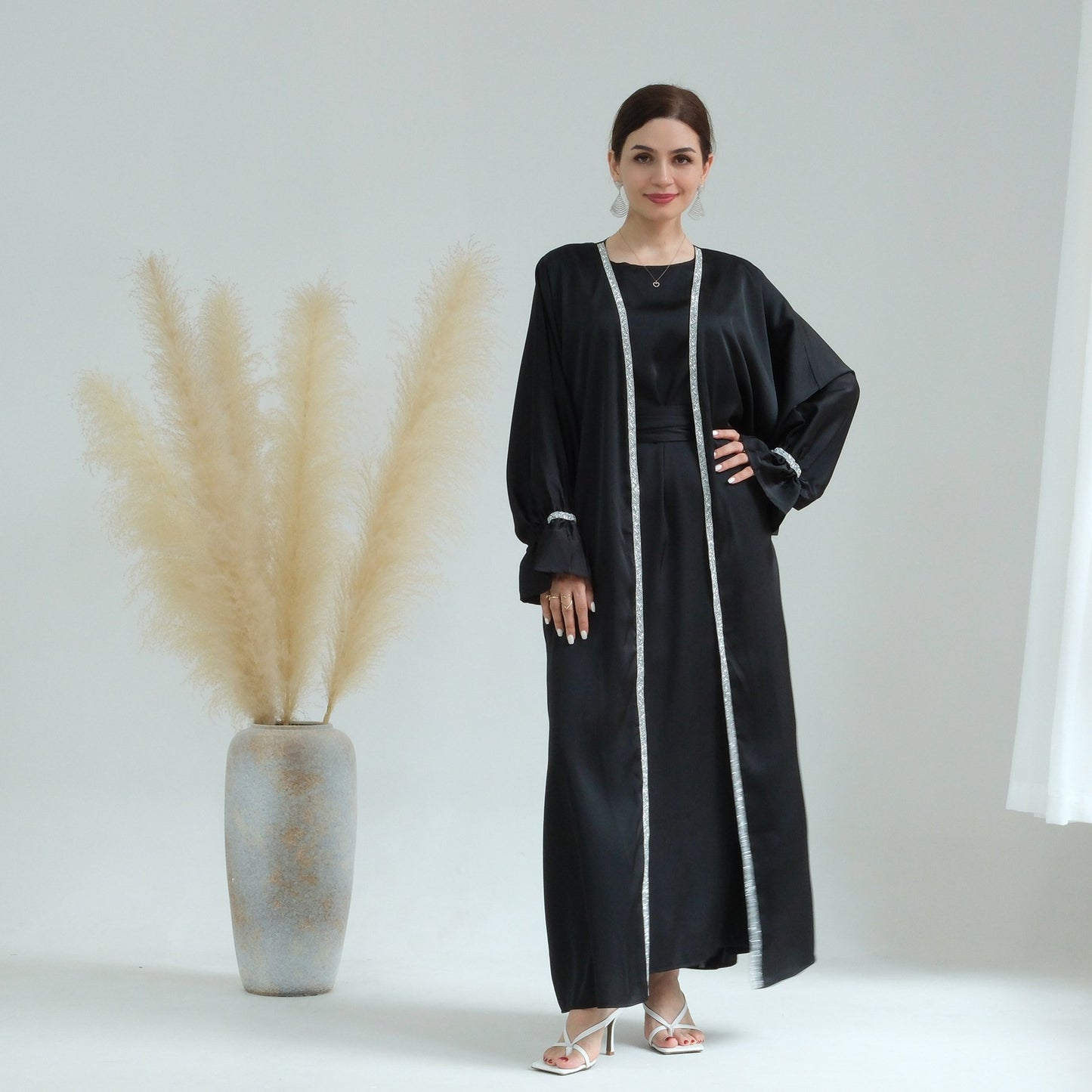 2023 New Design Eid Fitr Dubai Islamic Elegant Luxury Modest Abaya Women Muslim Dress Turkey Slide Dress Diamond Satin Silk