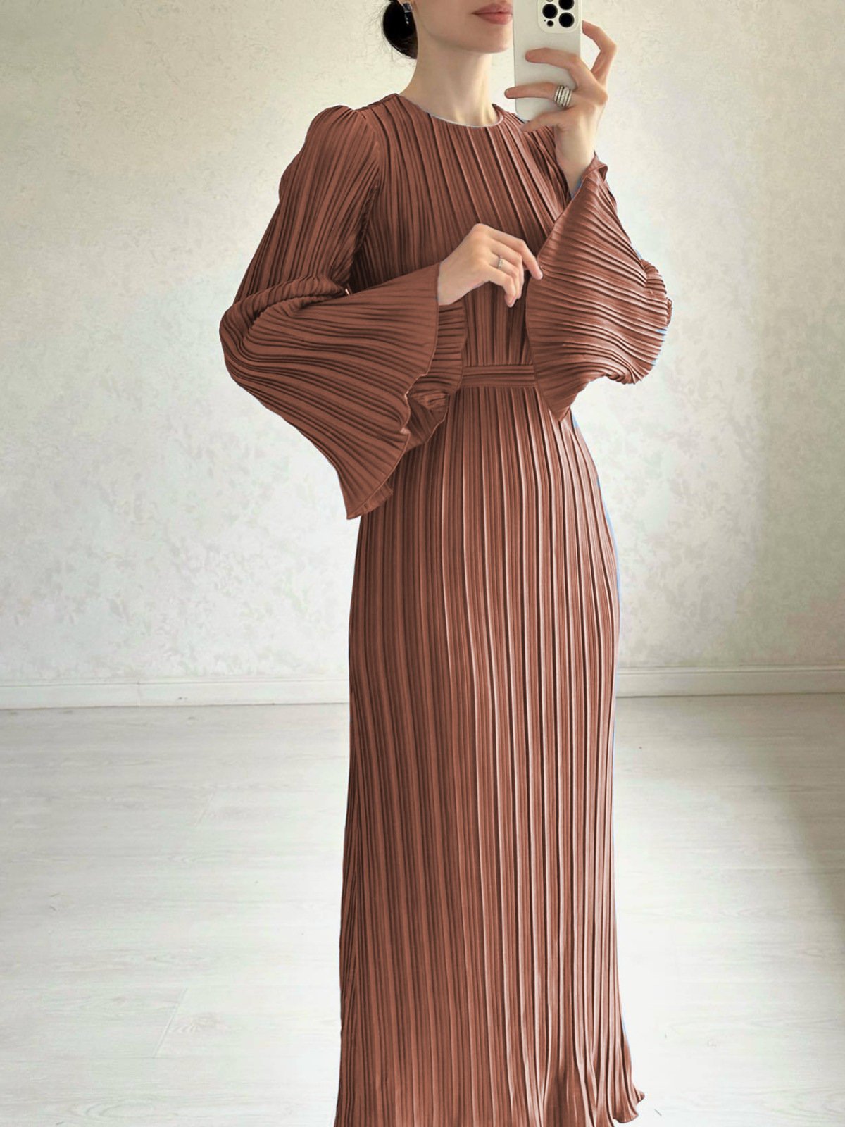 2024 New Fashion Dress Long Women's Casual Solid Color Crewneck Small Size Sleeve Pleated Skirt