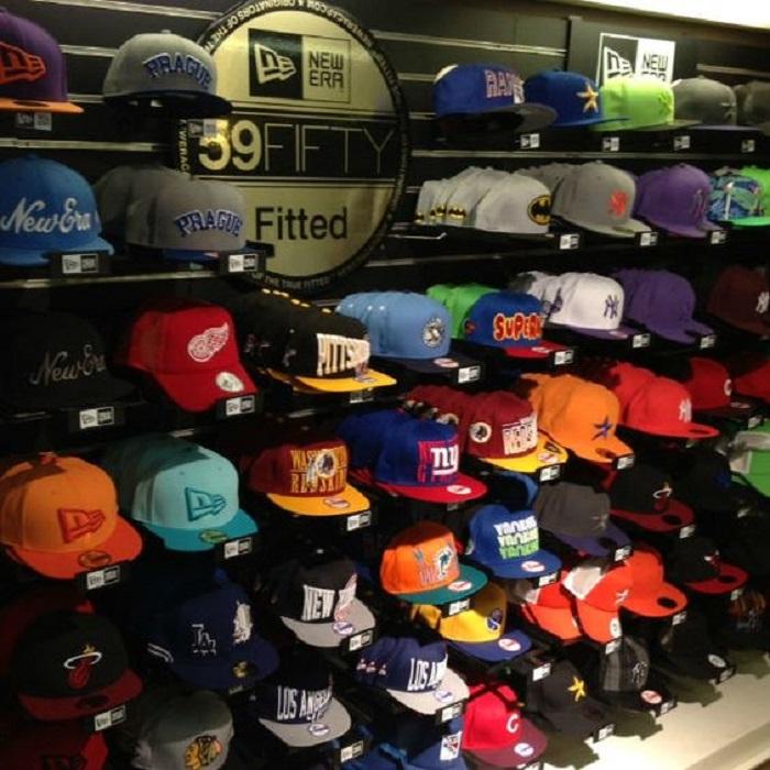 High Quality 6 Panel Custom Baseball Cap 3D Embroidered Side Sticker Flat Eaves American Assembly Team Stock Hat Low MOQ