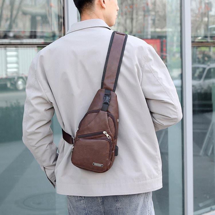 2024 New Men's Leather Chest Bag With Multi-functional USB Fashion Leisure Sports Shoulder Bag Factory Direct -30*15
