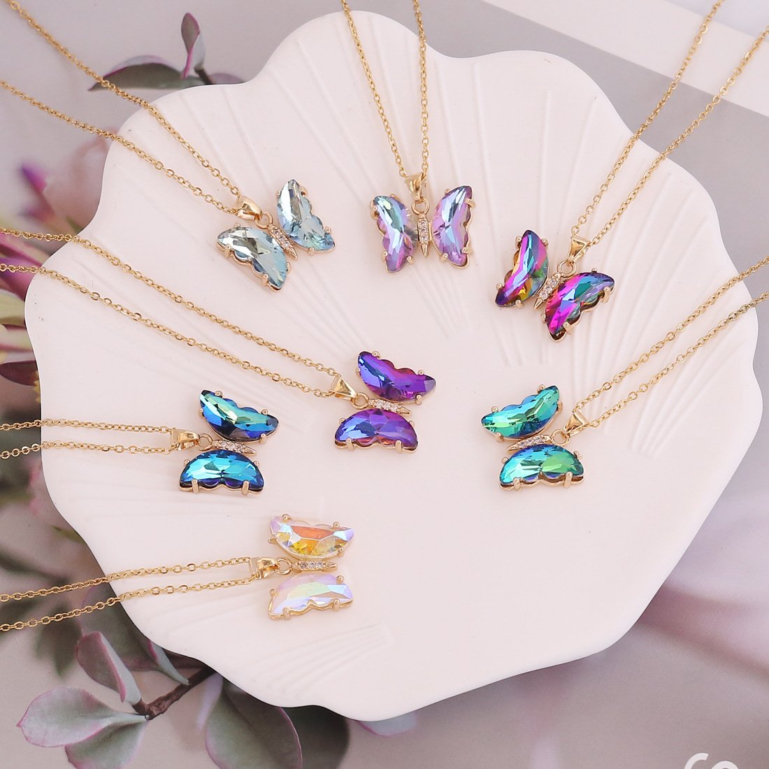 Lefeng Fashion New Personality Fashion Colorful Design Gradient Butterfly Pendant Jewelry Necklace Women