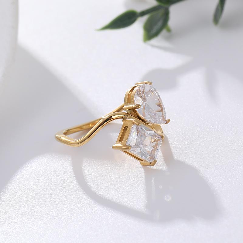 Fashion 18k Gold Plated Triangle Diamond Rectangular Drop Chain Ring Zirconia Pendant Stainless Steel Chain Necklace YF4029