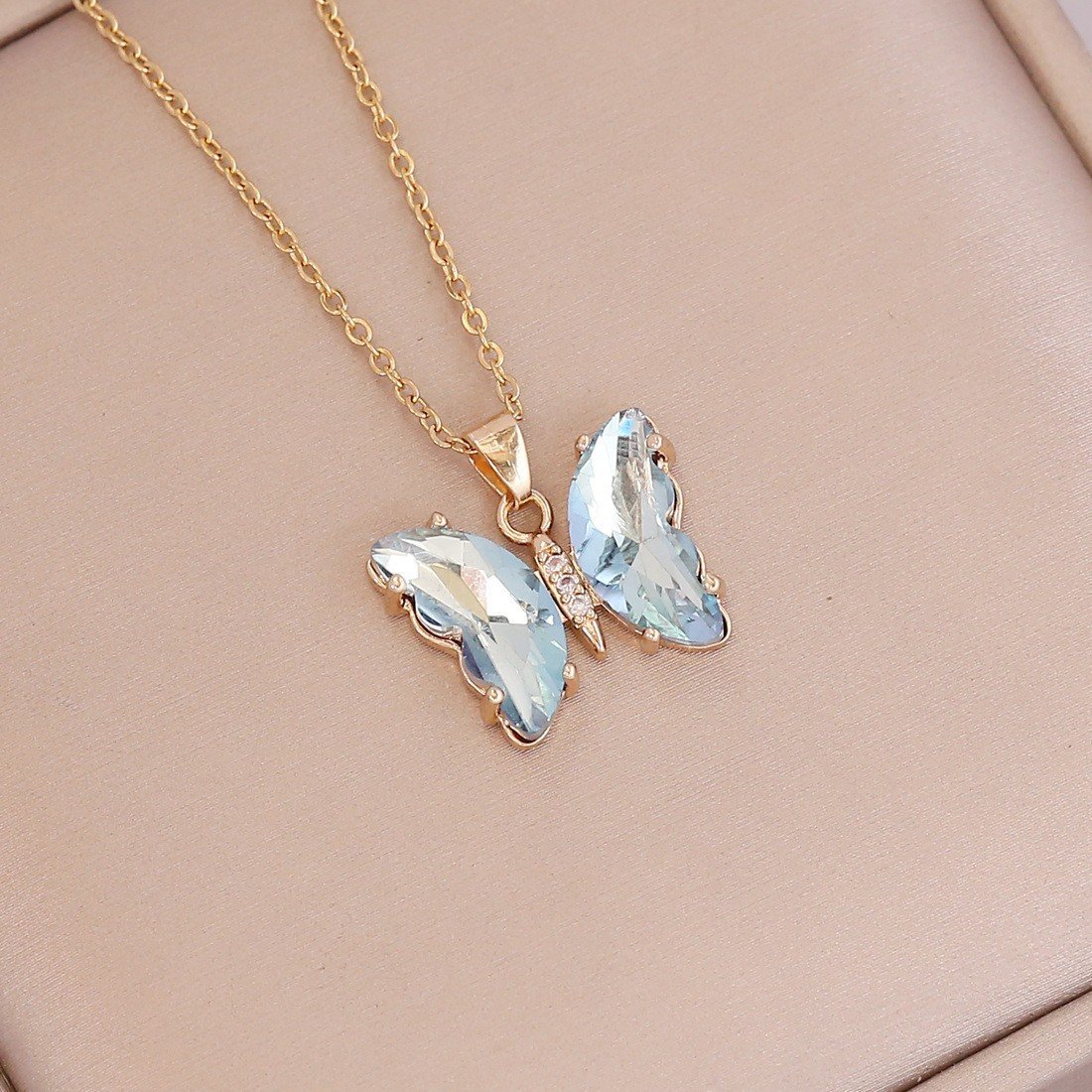 Lefeng Fashion New Personality Fashion Colorful Design Gradient Butterfly Pendant Jewelry Necklace Women