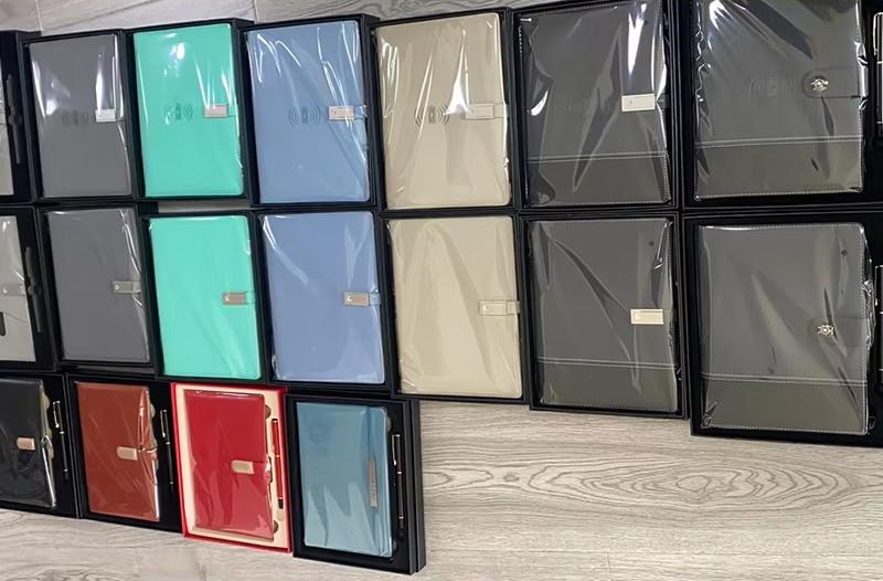 Magnetic A5 Notebook With Custom Logo PU Leather Paper Set Business Style Spiral Organizer School Office Writing Gift Box Set