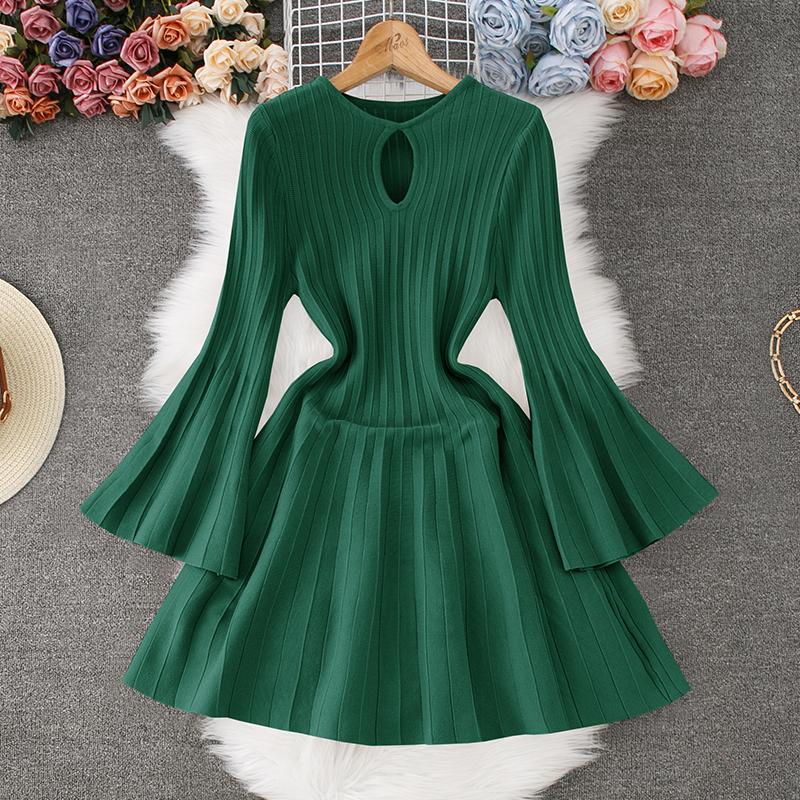 Hepburn Style Women's Long Sleeve Waist Tight Knit Dress Elegant Autumn And Winter French Dress Simple Three-dimensional Pattern