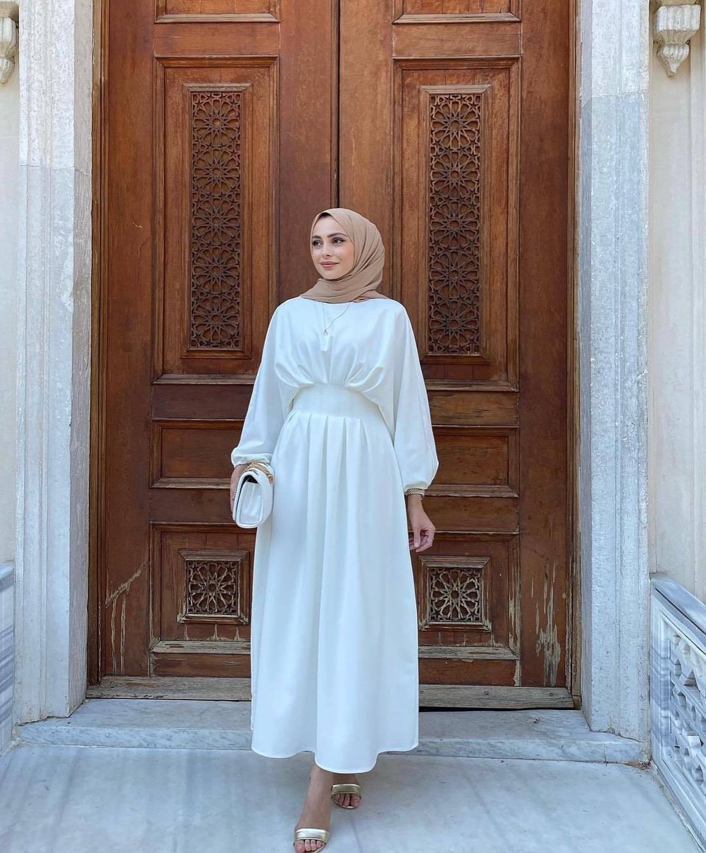 2024 New Wholesale Solid Color Simple Moderate Dress Long Sleeve Islamic Clothing Women's Clothing