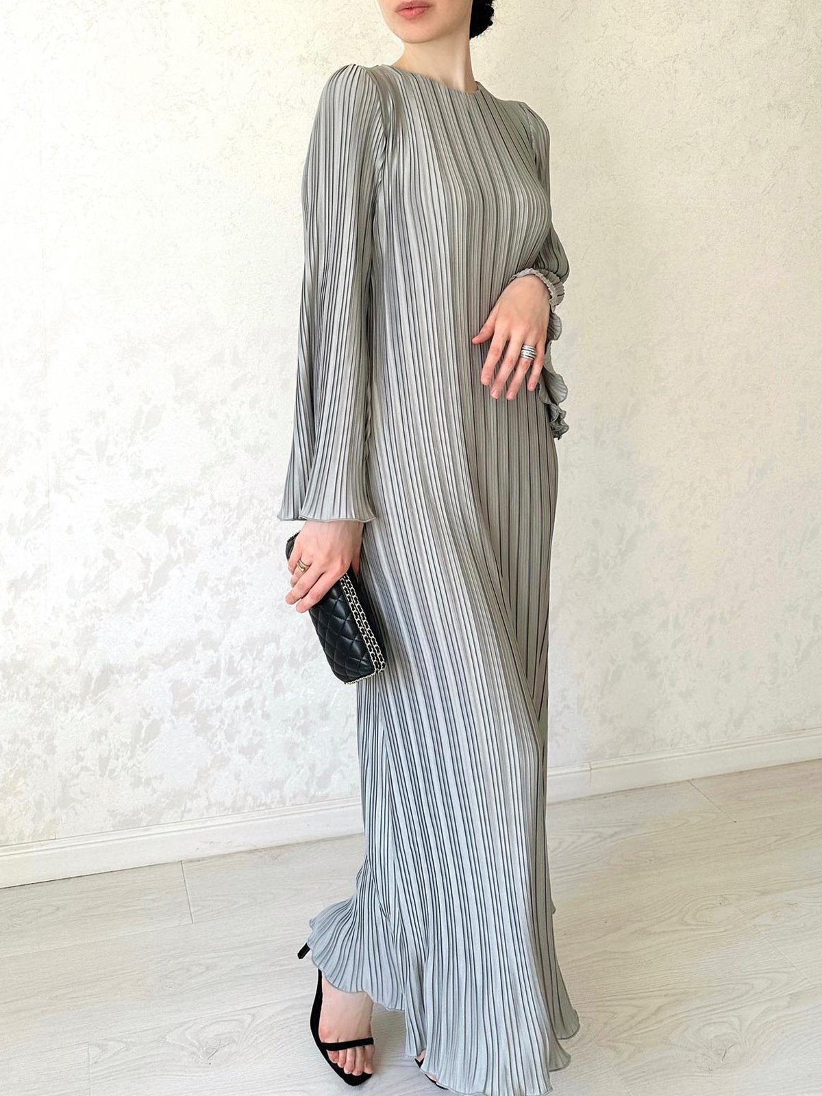2024 New Fashion Dress Long Women's Casual Solid Color Crewneck Small Size Sleeve Pleated Skirt
