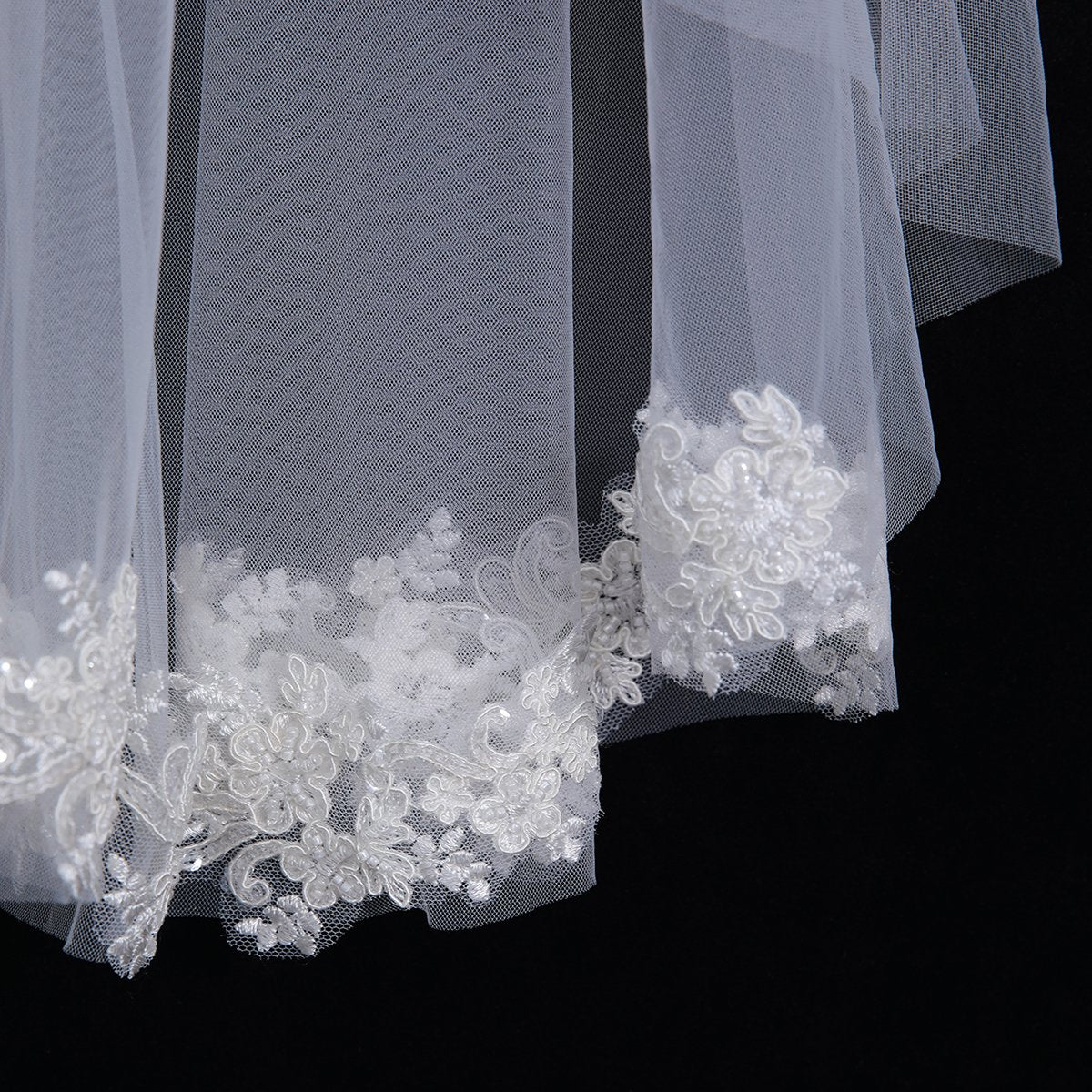 Charming Two-Layer Soft Wedding Accessories White Lace Bridal Tulle Veil With Comb