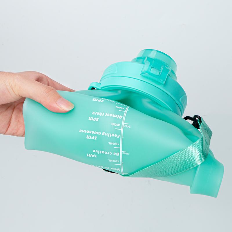 Wholesale BPA Free 2L Sports Gym Collapsible Drinking Collapsible Silicone Travel Straw Water Bottle