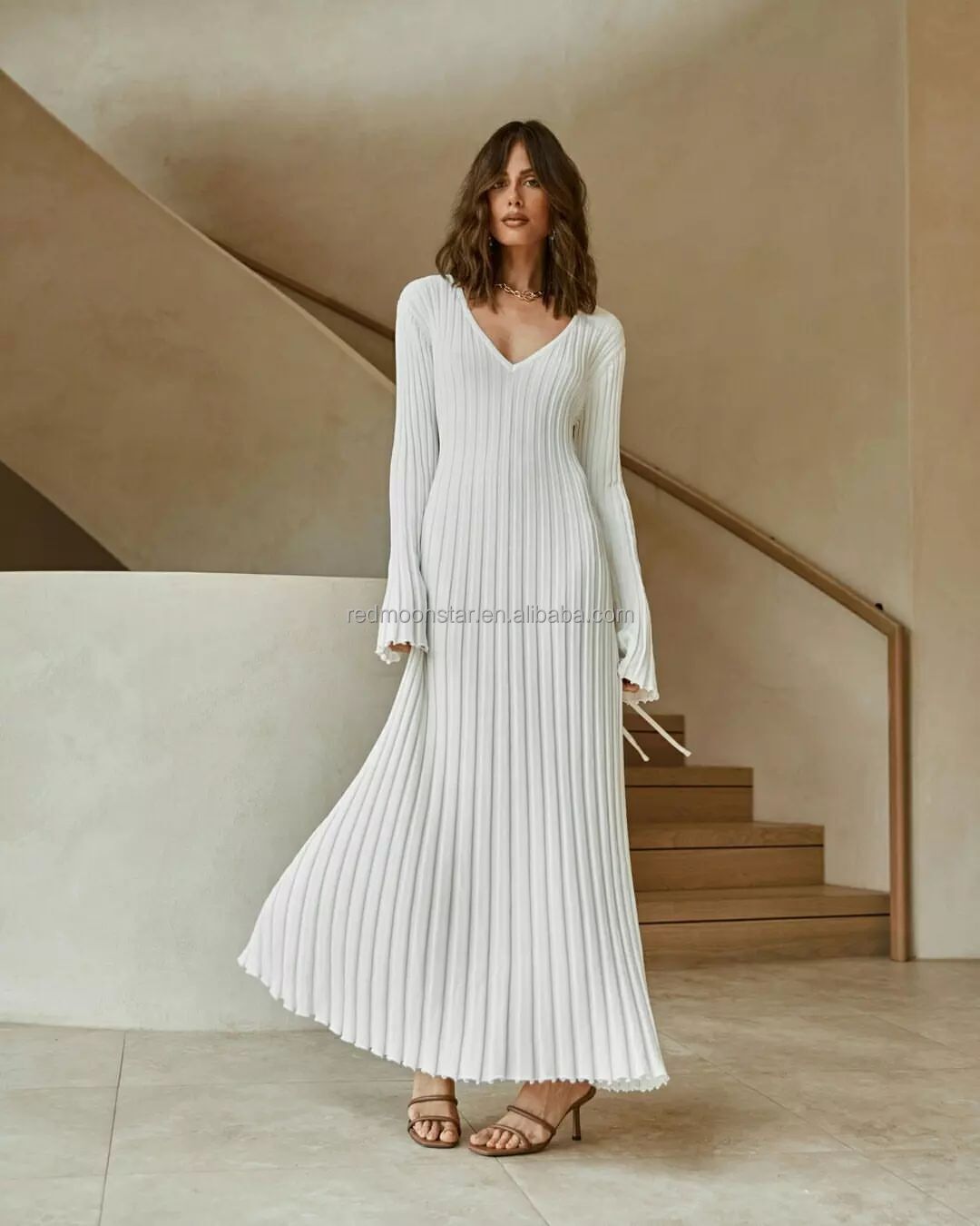 Wholesale 2024 New Knitted Women's Suit Long Sleeve Sweater Dress Style Wool Skirt Loose Knitted Girl Interior