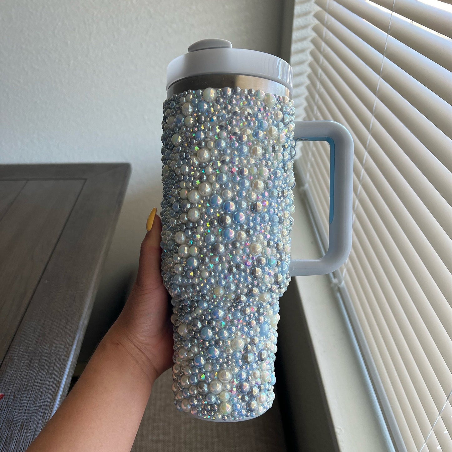 Factory Hot Sale Personal Custom Logo Handmade Pearl 40 Oz Rhinestone Valentine Wine Glass Color Lead-free Pearlescent Mug Mug