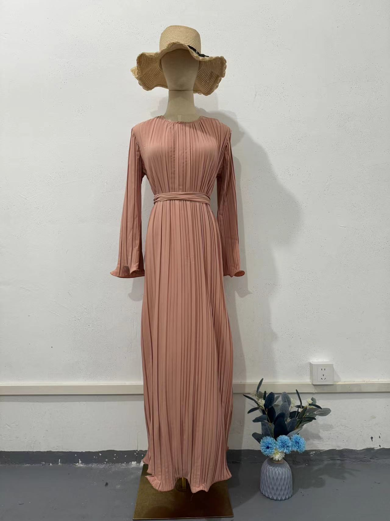 2024 New Fashion Dress Long Women's Casual Solid Color Crewneck Small Size Sleeve Pleated Skirt