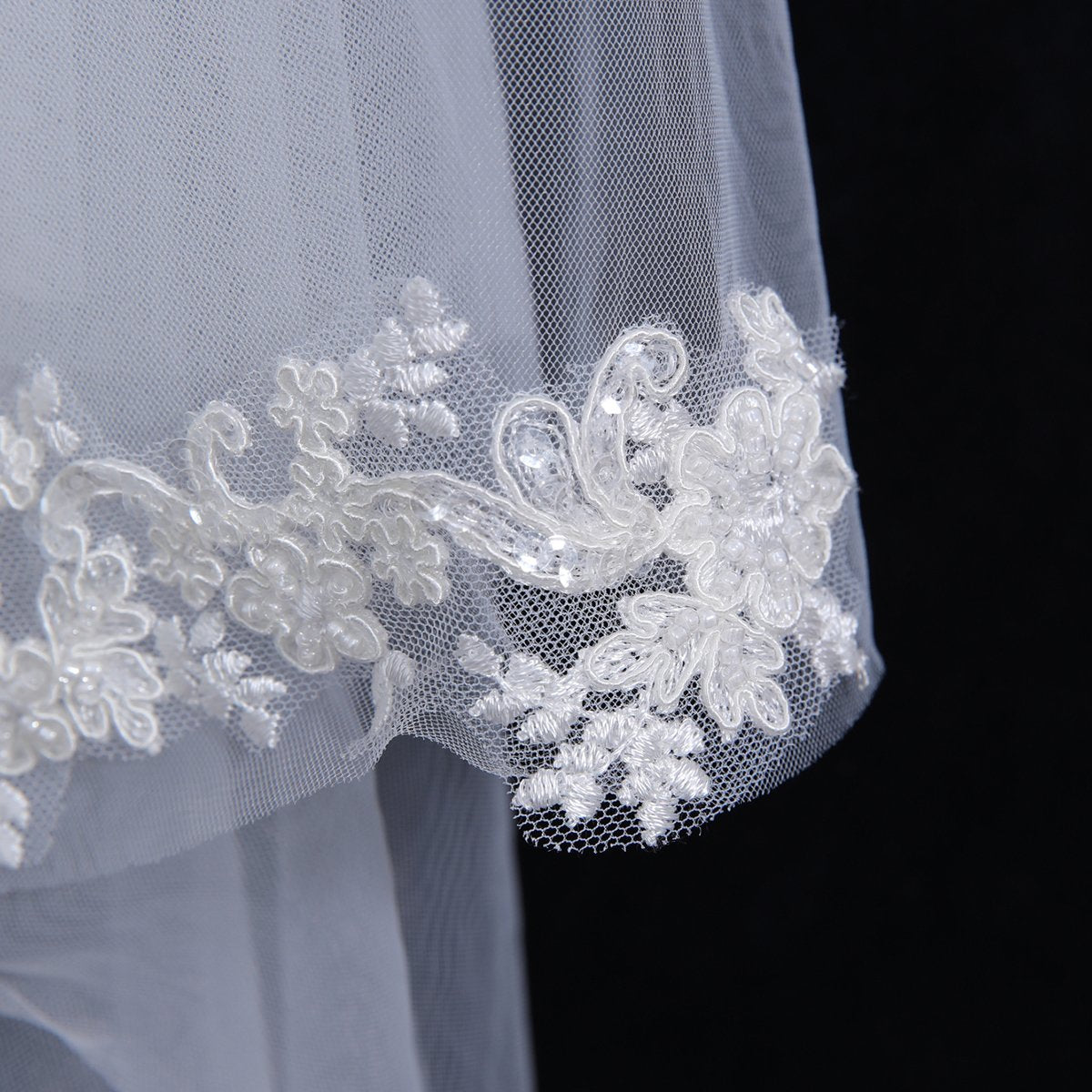 Charming Two-Layer Soft Wedding Accessories White Lace Bridal Tulle Veil With Comb