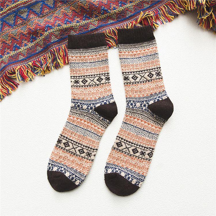 Cmax Wholesale Women's Thick Autumn And Winter Warm Crew Fashion Fashion Breathable Tube Socks