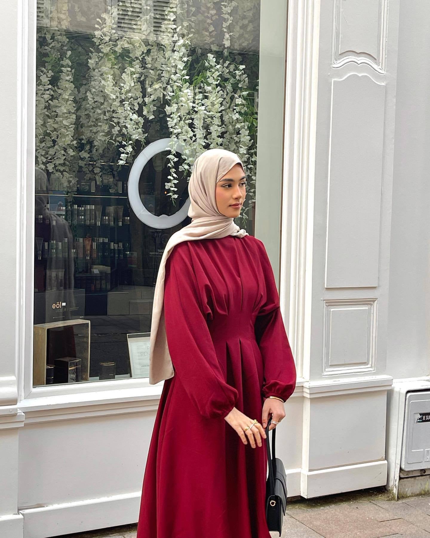 2024 New Wholesale Solid Color Simple Moderate Dress Long Sleeve Islamic Clothing Women's Clothing