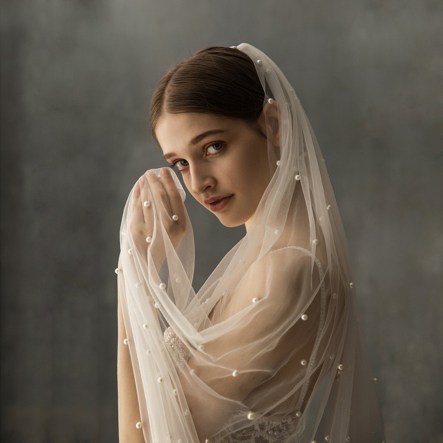 Romantic Custom Beautiful Wedding Dress Pearl Long Veil Ivory Bridal Veil